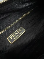 Prada Re-Nylon 1NE058 小號黑色化妝包：圖片 10