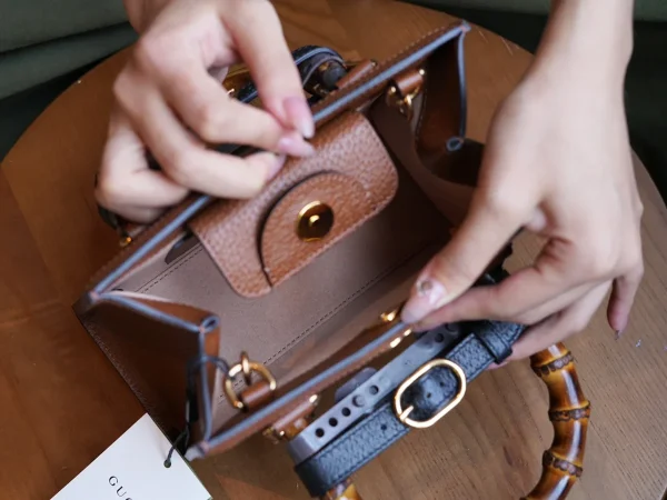 GUCCI Diana淺藍皮革斜揹包-702732：圖片 9