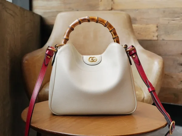 GUCCI Diana小號白色皮革斜揹包-746251：圖片 4