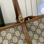 GUCCI GG Emblem小號米棕皮革手提包-815214：圖片 6