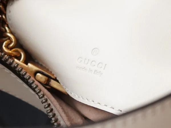 GUCCI GG Marmont白色皮革迷你斜揹包-699514：圖片 10