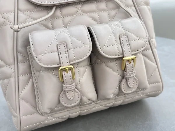 Dior Caro 粉米羊皮雙肩背包中號MM：圖片 3