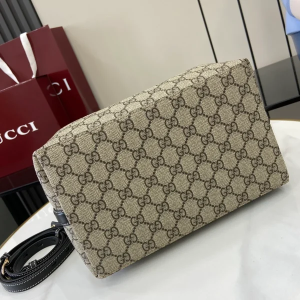 GUCCI GG Emblem小號米棕皮革斜揹包-815103：圖片 5