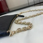 GUCCI GG Emblem超迷你灰褐粒面斜背包-815278：圖片 5