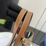 GUCCI GG Emblem中號米棕皮革手提包-815213：圖片 8