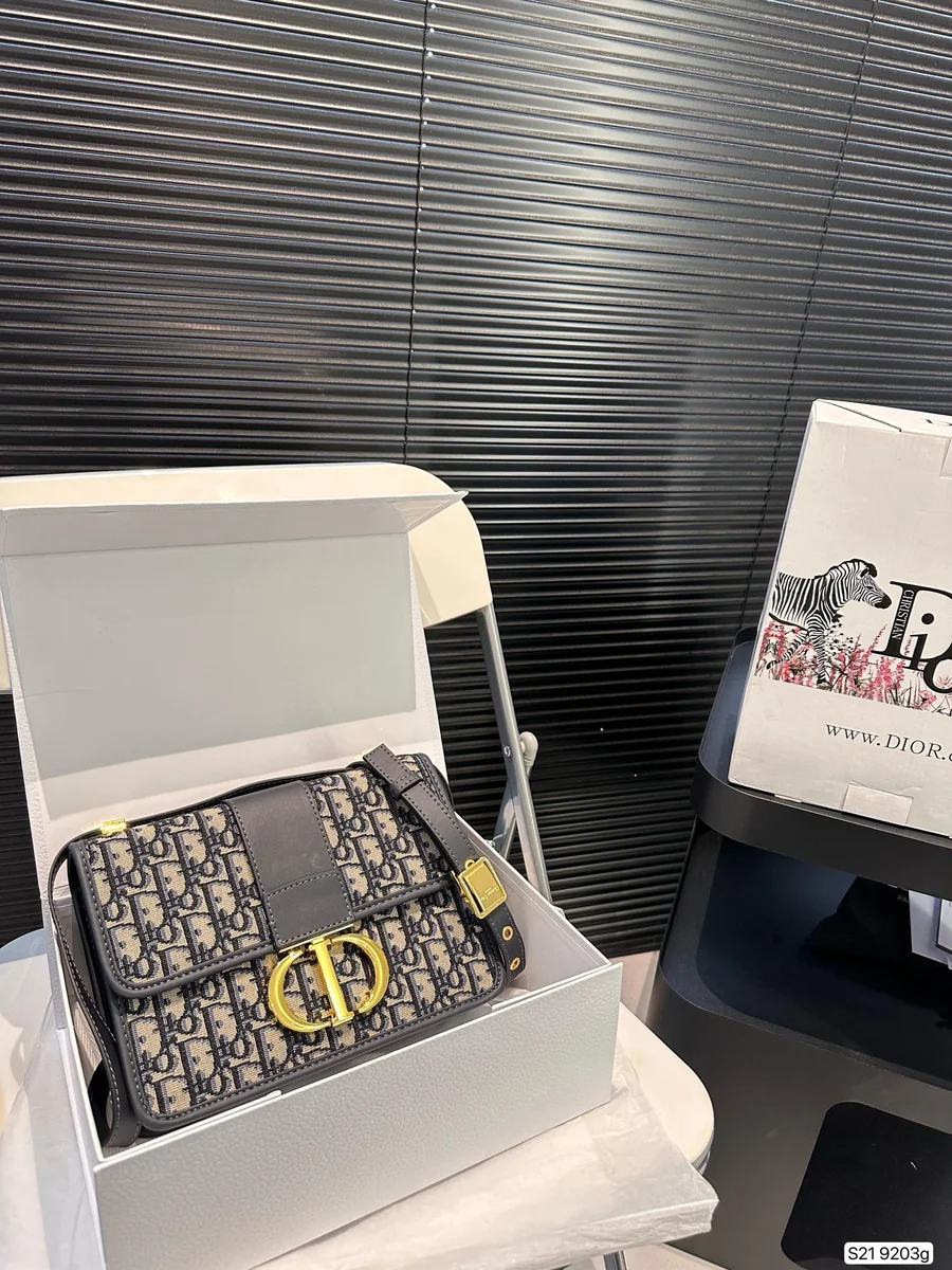 Dior 30 Montaigne 藍色單肩包中號MM-M9203 2 Dior 30 Montaigne 藍色單肩包中號MM-M9203
