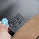 GUCCI GG Supreme小號米黑帆布斜背包-409487：圖片 17