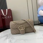 GUCCI GG Marmont迷你黑色皮革斜揹包-446744：圖片 2