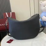 GUCCI GG Signature中號黑色粒面斜揹包-801887：圖片 4