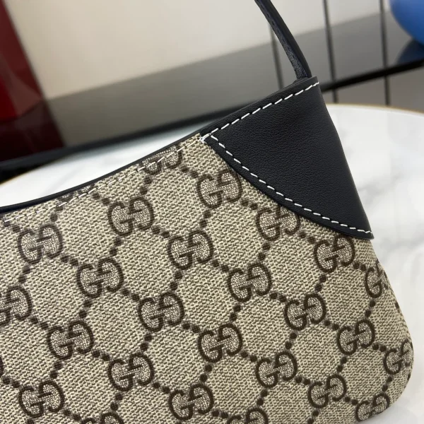 GUCCI GG Emblem超迷你米棕帆布肩背包-820696：圖片 7