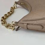 GUCCI GG Emblem中號黑色粒面肩揹包-820453：圖片 8