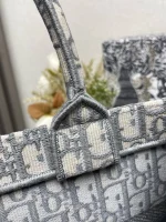 Dior Book Tote 米白色和灰色Dior Oblique 刺繡托特包：圖片 8