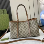 GUCCI GG Emblem小號米棕皮革手提包-815214：圖片 4