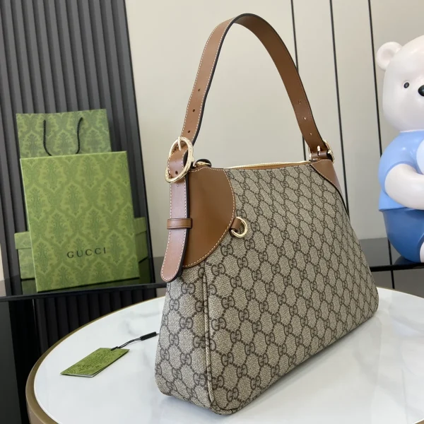 GUCCI GG Emblem大號黑色皮革肩揹包-815217：圖片 3