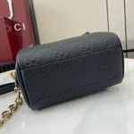 GUCCI GG Emblem超迷你黑色粒面皮革手挽包-815256：圖片 5