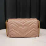GUCCI GG Marmont黑色小號皮革斜揹包-476433：圖片 3