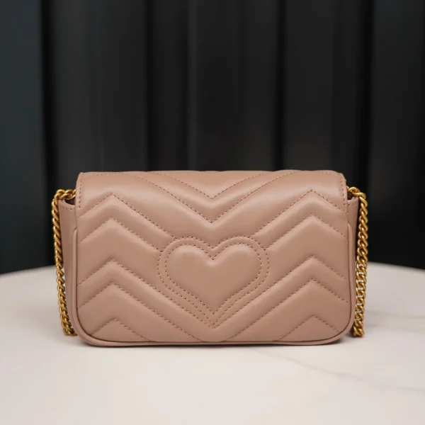 GUCCI GG Marmont黑色小號皮革斜揹包-476433：圖片 3