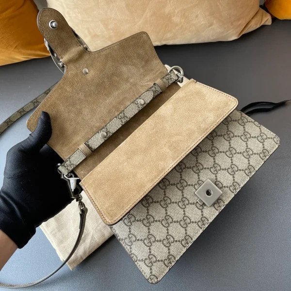 GUCCI GG Supreme小號米棕帆布斜背包-739496：圖片 4