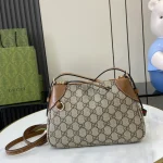 GUCCI GG Emblem小號米棕帆布斜揹包-815218：圖片 2
