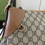 GUCCI GG Emblem大號黑色皮革肩揹包-815217：圖片 6