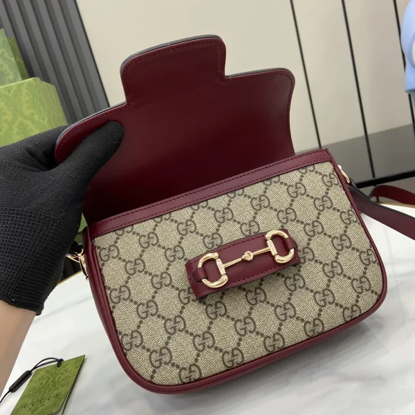 GUCCI Horsebit 1955迷你紅色皮革肩揹包-815205：圖片 8