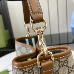 GUCCI GG Emblem迷你黑色皮革水桶包-815118：圖片 7