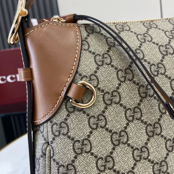 GUCCI GG Emblem中號黑色皮革肩揹包-815216：圖片 6