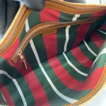 GUCCI GG Emblem大號黑色皮革肩揹包-815217：圖片 9