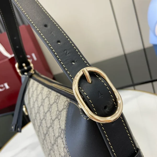 GUCCI GG Emblem大號米棕帆布肩揹包-815217：圖片 7