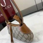 GUCCI GG Emblem超迷你米棕帆布肩揹包-820696：圖片 7