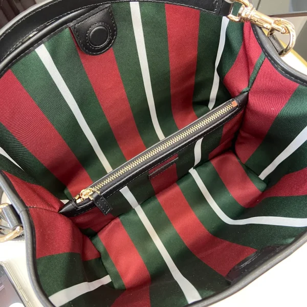 GUCCI GG Emblem小號米棕皮革斜揹包-815103：圖片 9