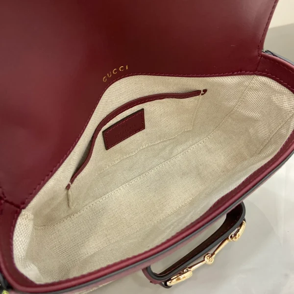GUCCI Horsebit 1955迷你紅色皮革肩揹包-815205：圖片 9