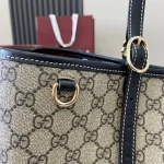GUCCI GG Emblem中號米棕帆布托特包-815213：圖片 6