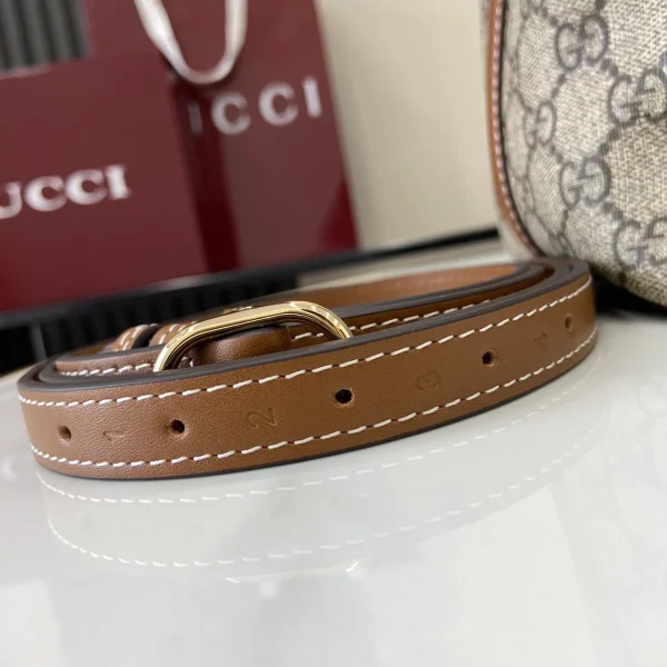 GUCCI GG Emblem小號米棕帆布肩揹包-815103：圖片 11