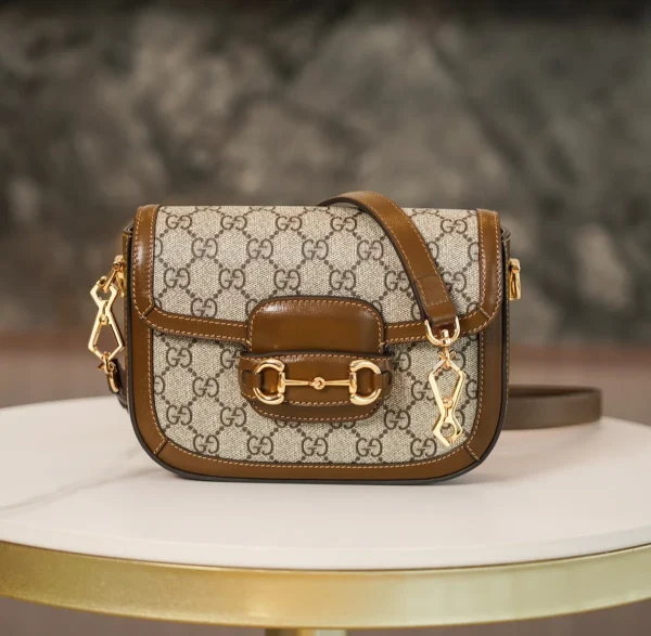 GUCCI Horsebit 1955白皮革斜揹包-658574：圖片 2