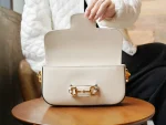 GUCCI Horsebit 1995白色皮革斜背包-735178：圖片 9