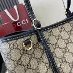 GUCCI GG Emblem小號米棕帆布手提包-815214：圖片 6