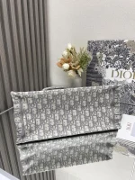 Dior Book Tote 米白色和灰色Dior Oblique 刺繡托特包：圖片 7