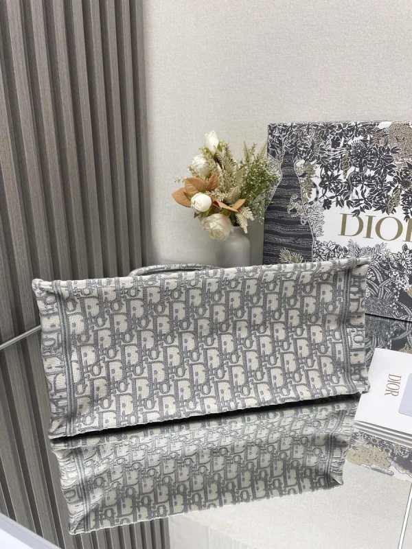Dior Book Tote 米白色和灰色Dior Oblique 刺繡托特包：圖片 7