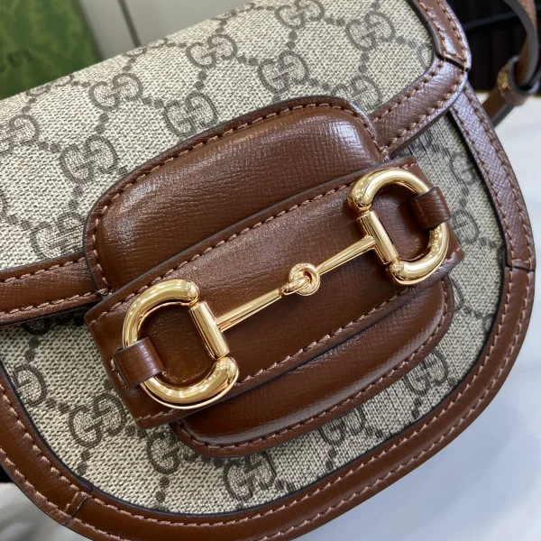 GUCCI Horsebit 1955迷你白色皮革肩揹包-781387：圖片 6