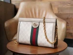 GUCCI GG Supreme小號米棕帆布肩揹包-503877：圖片 3