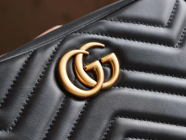 GUCCI GG Marmont黑色皺摺肩揹包-448065：圖片 10