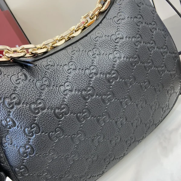GUCCI GG Emblem中號灰褐粒面肩揹包-820453：圖片 6