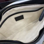 GUCCI GG Emblem中號銀色皮革肩揹包-815277：圖片 9