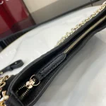 GUCCI GG Emblem中號銀色皮革肩揹包-815277：圖片 11