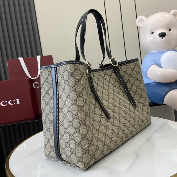 GUCCI GG Emblem中號米棕帆布托特包-815213：圖片 3