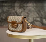 GUCCI Horsebit 1955白皮革斜揹包-658574：圖片 3