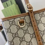 GUCCI GG Emblem小號米棕皮革手提包-815214：圖片 7