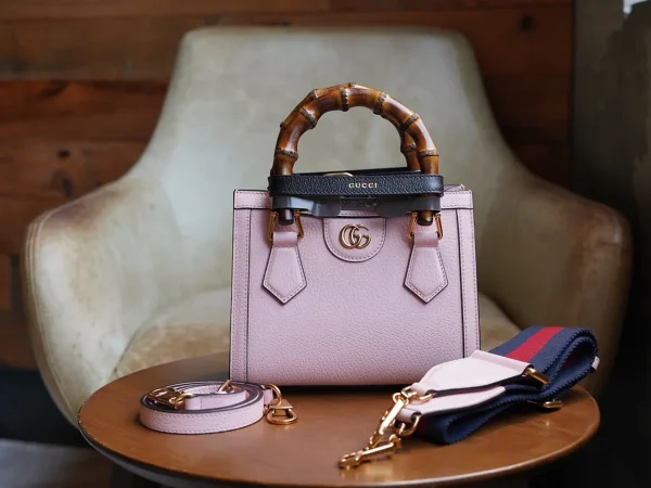 GUCCI Diana迷你白色皮革手挽包-702732：圖片 2