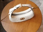 GUCCI GG Marmont白色皮革迷你斜揹包-699514：圖片 8